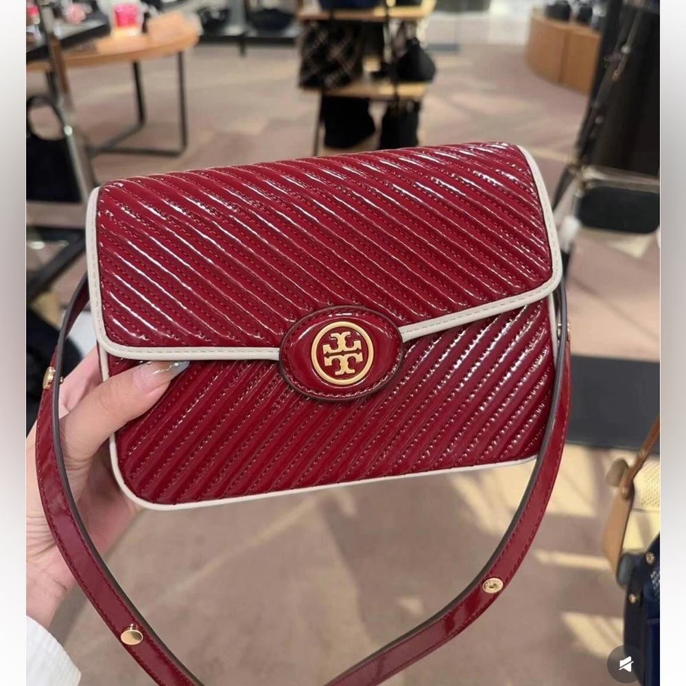 NWT - Tory Burch Robinson Patent Quilted Convertible Shoulder Bag